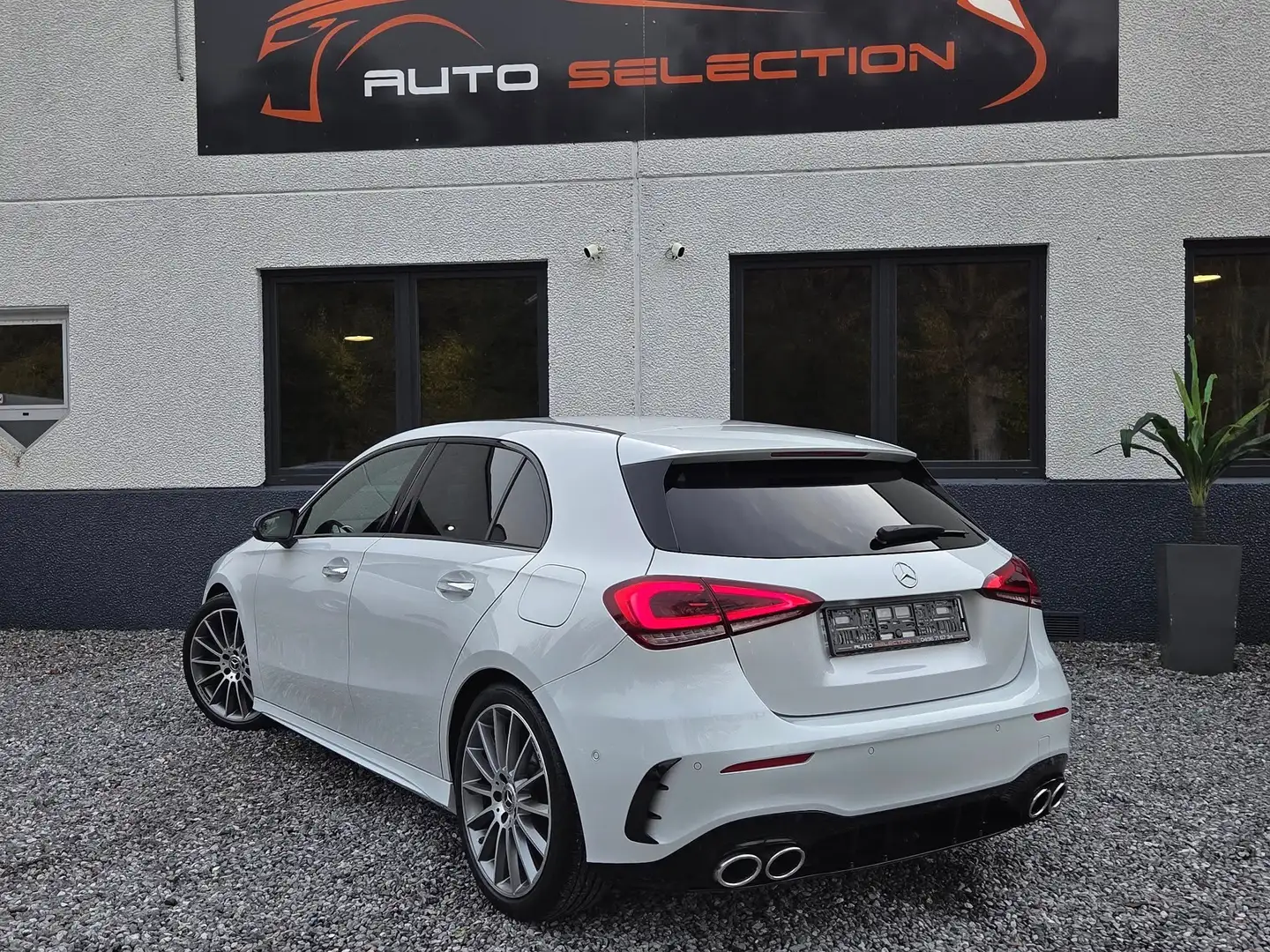 Mercedes-Benz A 180 AMG LOOK A35 - PANO - ECL. AMBIANT - PACK NIGHT Blanco - 2