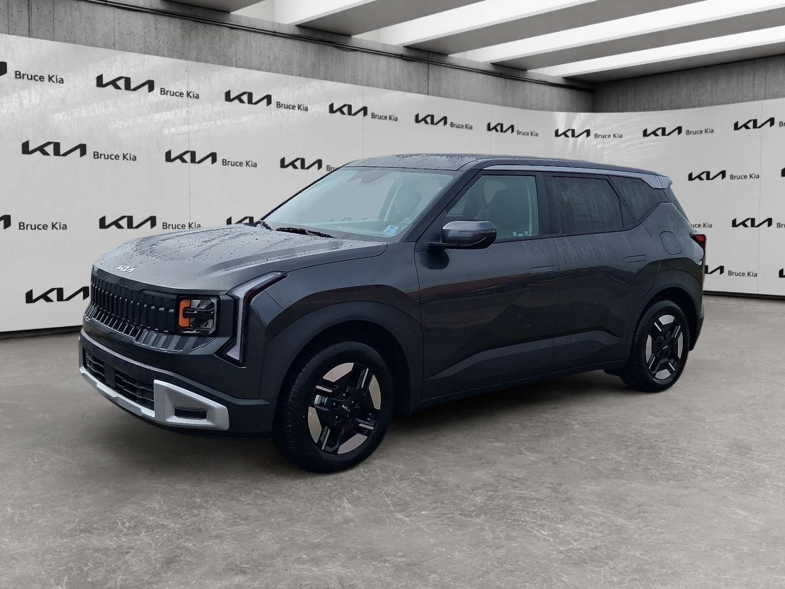 Gray 2027 Kia Seltos SUV / Crossover Front-Wheel Drive