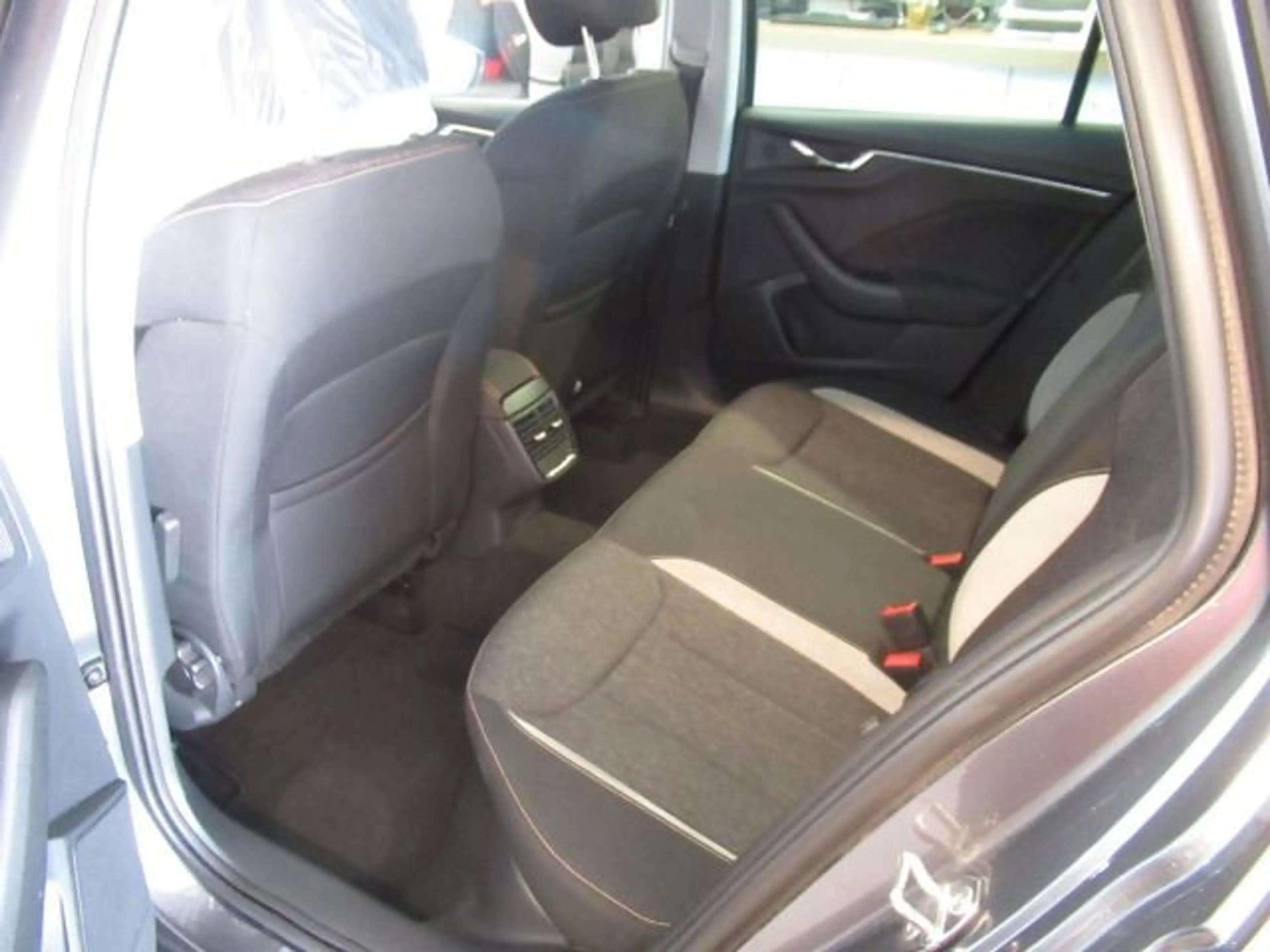 Skoda Kamiq 1.5TSI DSG Style NAVI KAMERA LED — photo 6