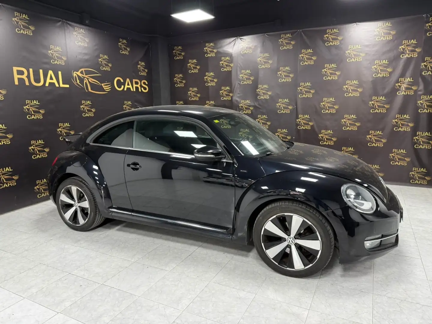 Volkswagen Beetle 2.0TDI Beetlemanía 81kW Noir - 2