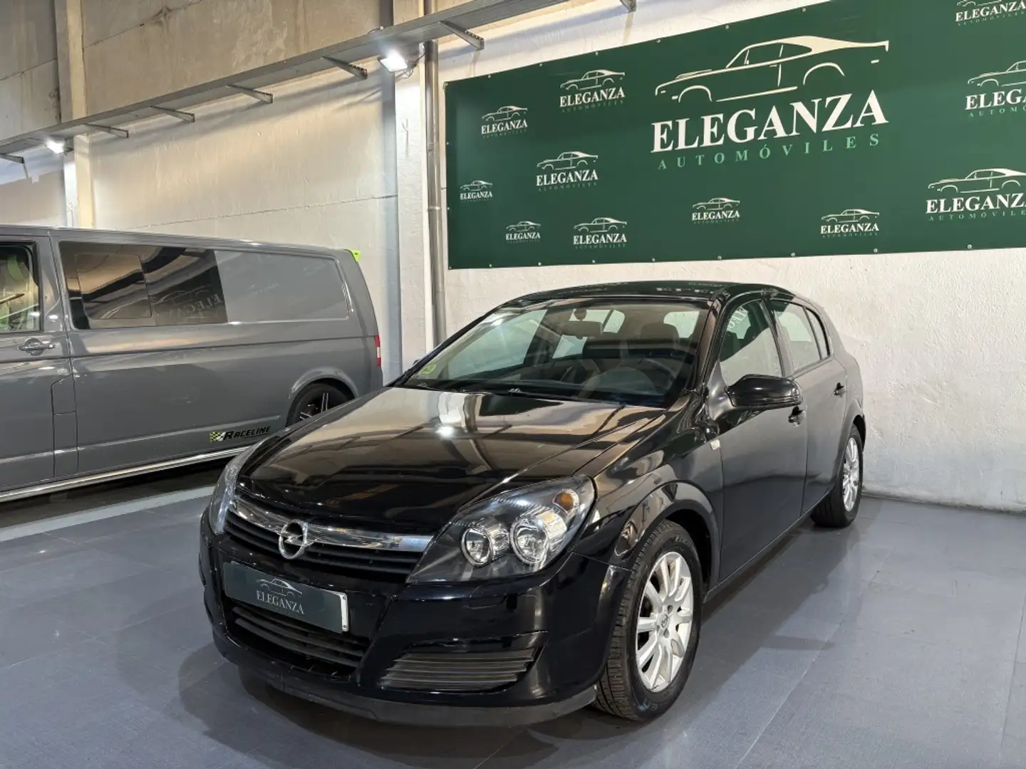 Opel Astra 1.4 16v Essentia Schwarz - 1