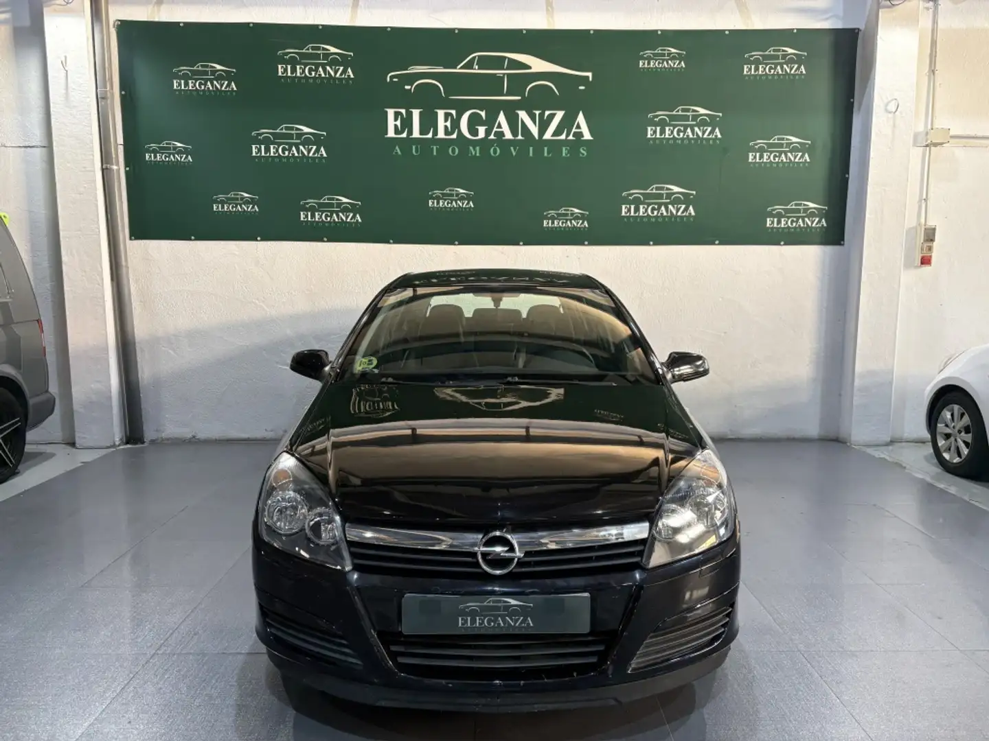 Opel Astra 1.4 16v Essentia Schwarz - 2