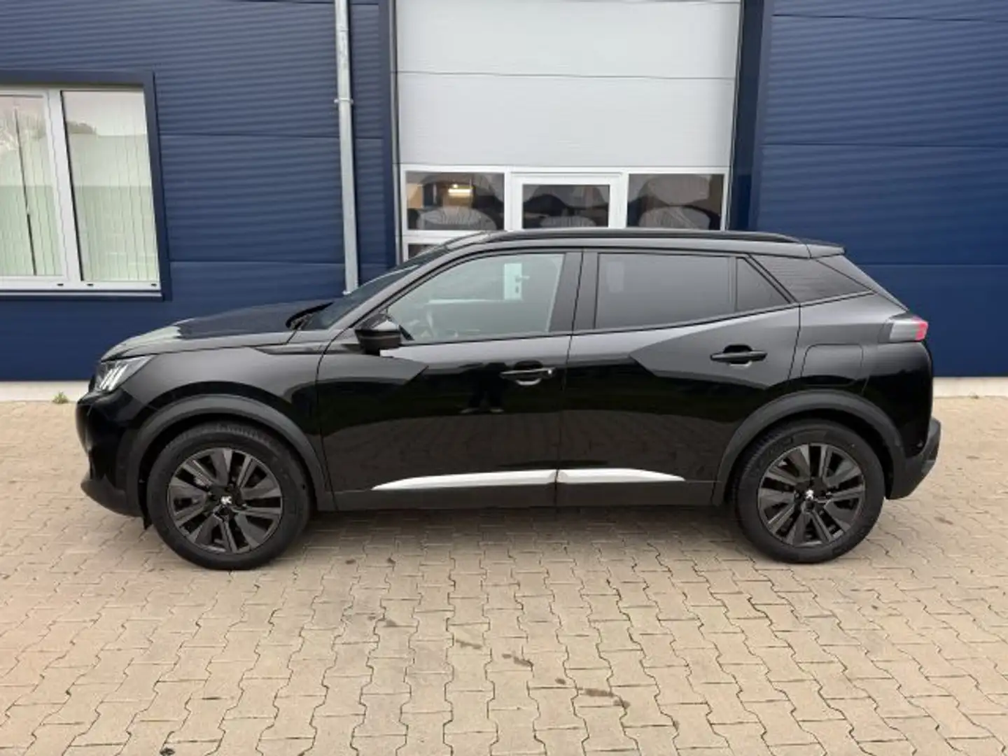 Peugeot 2008 Elektro GT Pack Schwarz - 2