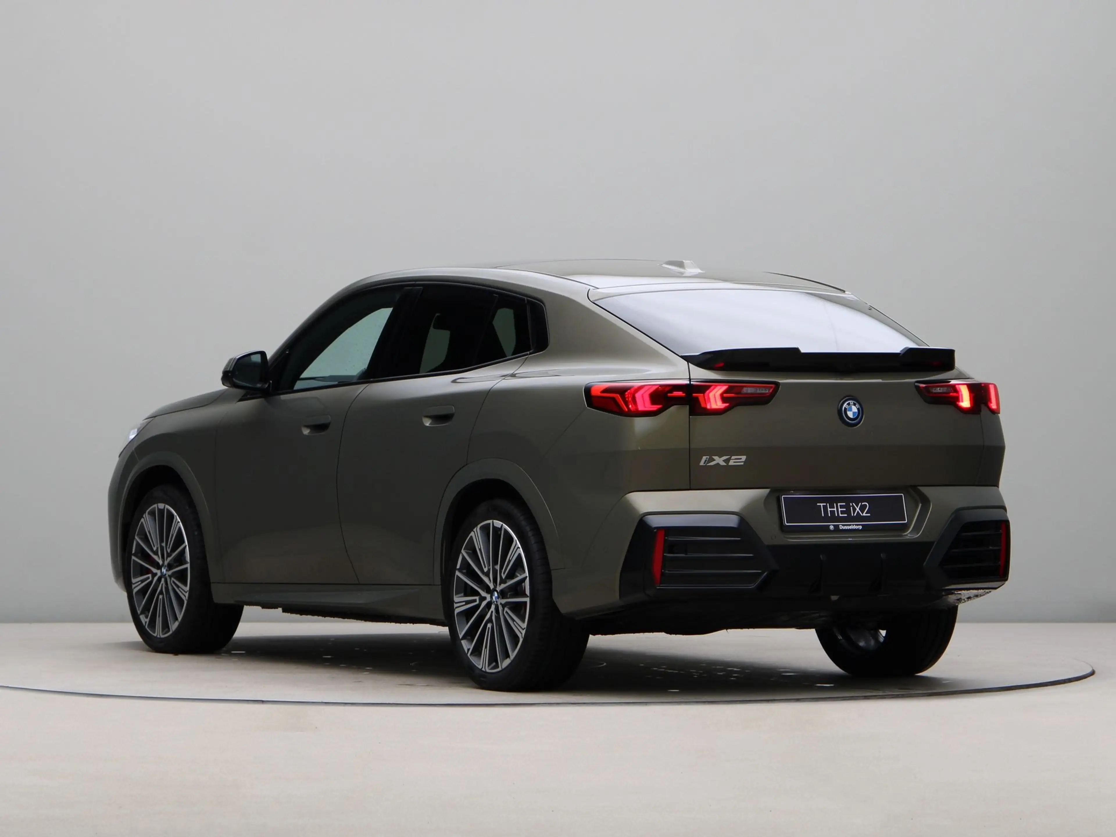 BMW iX2 xDrive30 67 kWh BRASS Individual | M Sport Pro | D — photo 10
