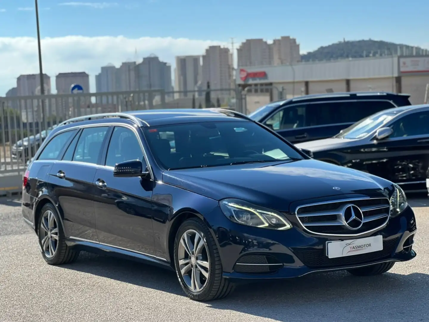 Mercedes-Benz E 250 250CDI 7G Plus Azul - 1