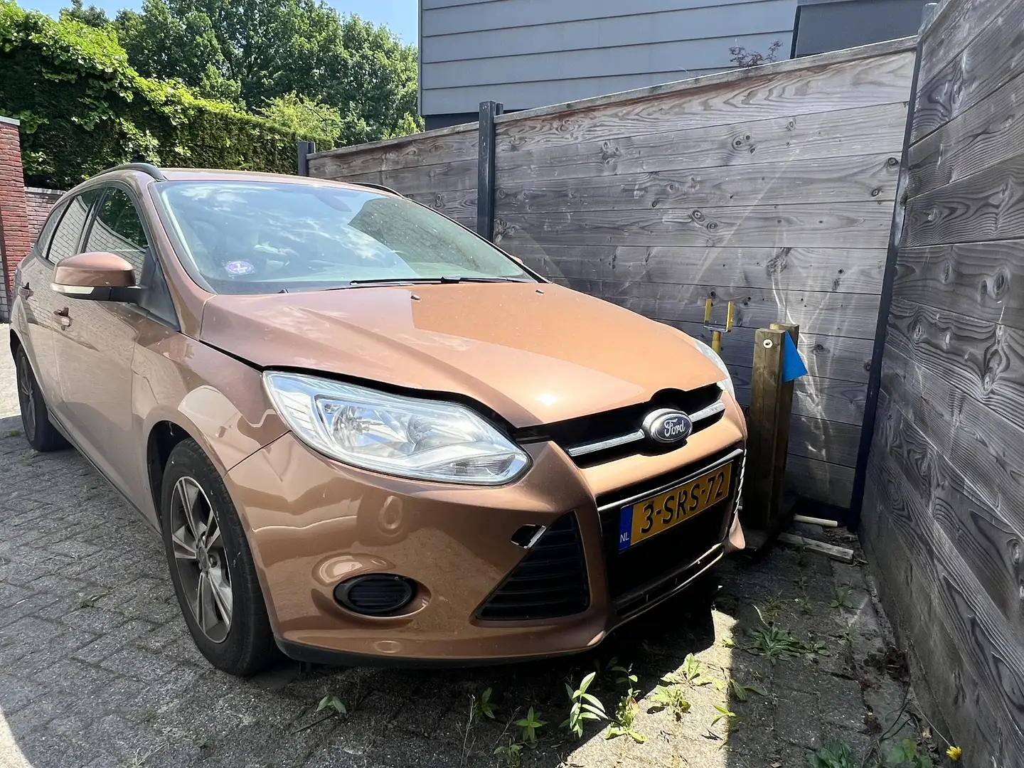 Ford Focus 1.0 EcoBoost Edition koppaking lek start niet!! Bruin - 1