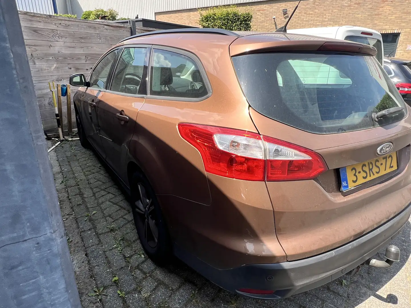 Ford Focus 1.0 EcoBoost Edition koppaking lek start niet!! Bruin - 2