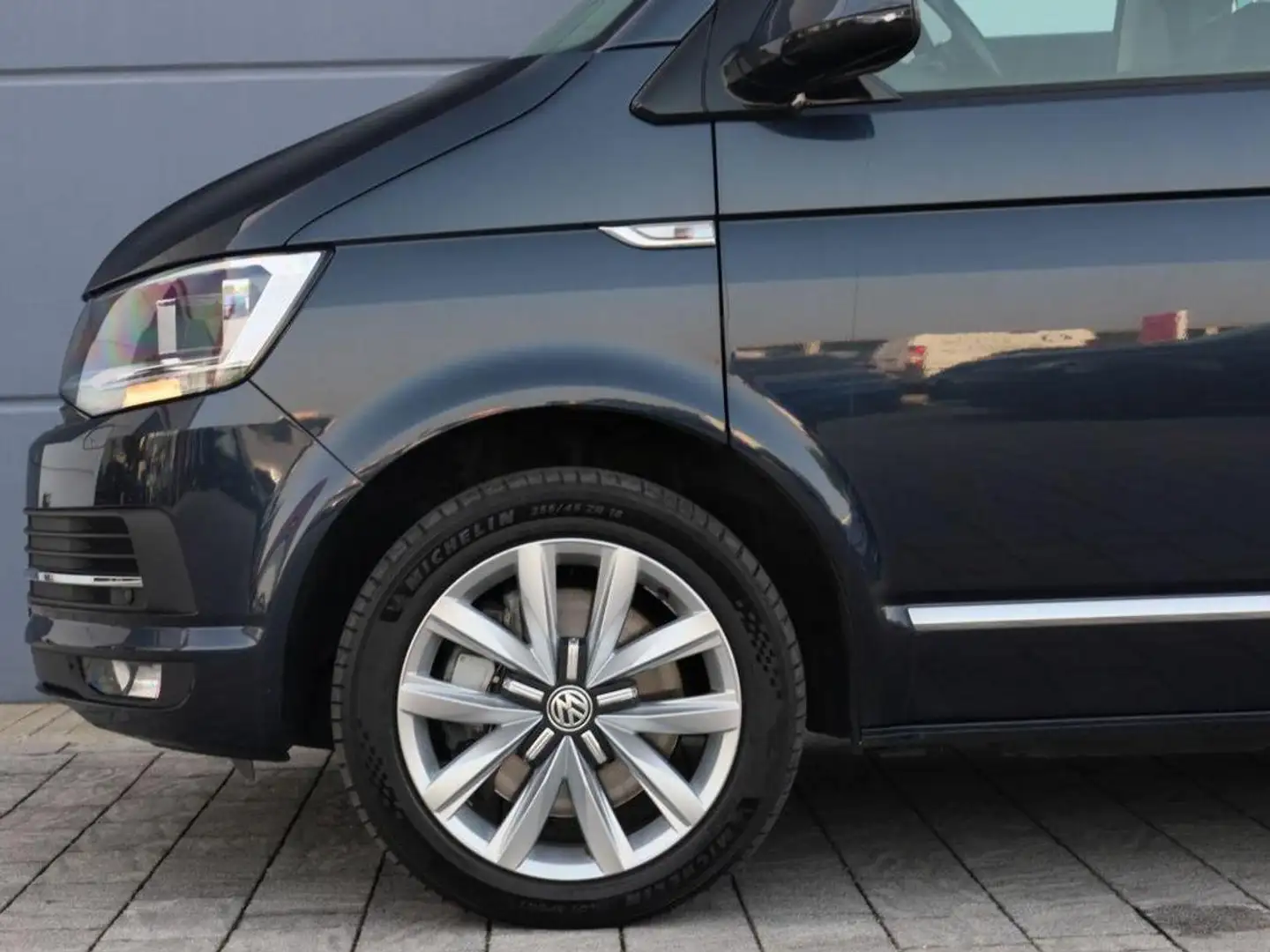 Volkswagen T6 Multivan 2.0 TDI DSG 4Motion Highline 4x4  146 Kw (199 cv) - 1