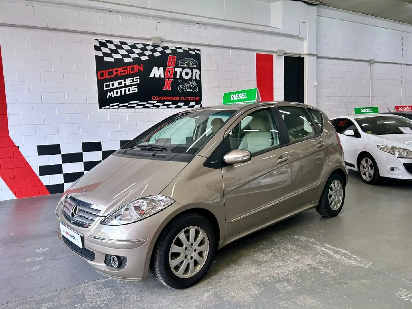 Mercedes-Benz A 180 180CDI Beige - 1