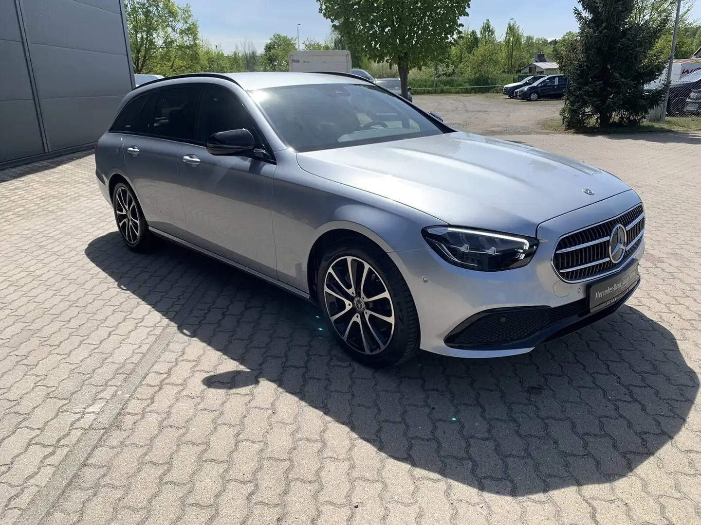 Mercedes-Benz E 220 E 220 d T AVANTGARDE/Night/Spur-Paket/ R-Kamera Серебристый - 2