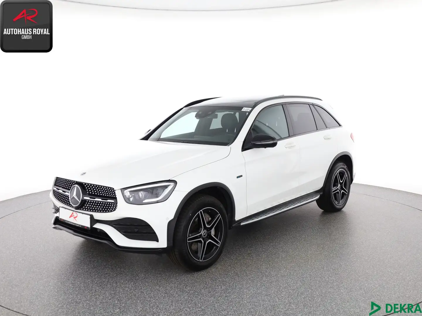 Mercedes-Benz GLC 300 GLC 300 e 4M AMG NIGHT MULTIBEAM,BURMESTER,AHK Weiß - 1