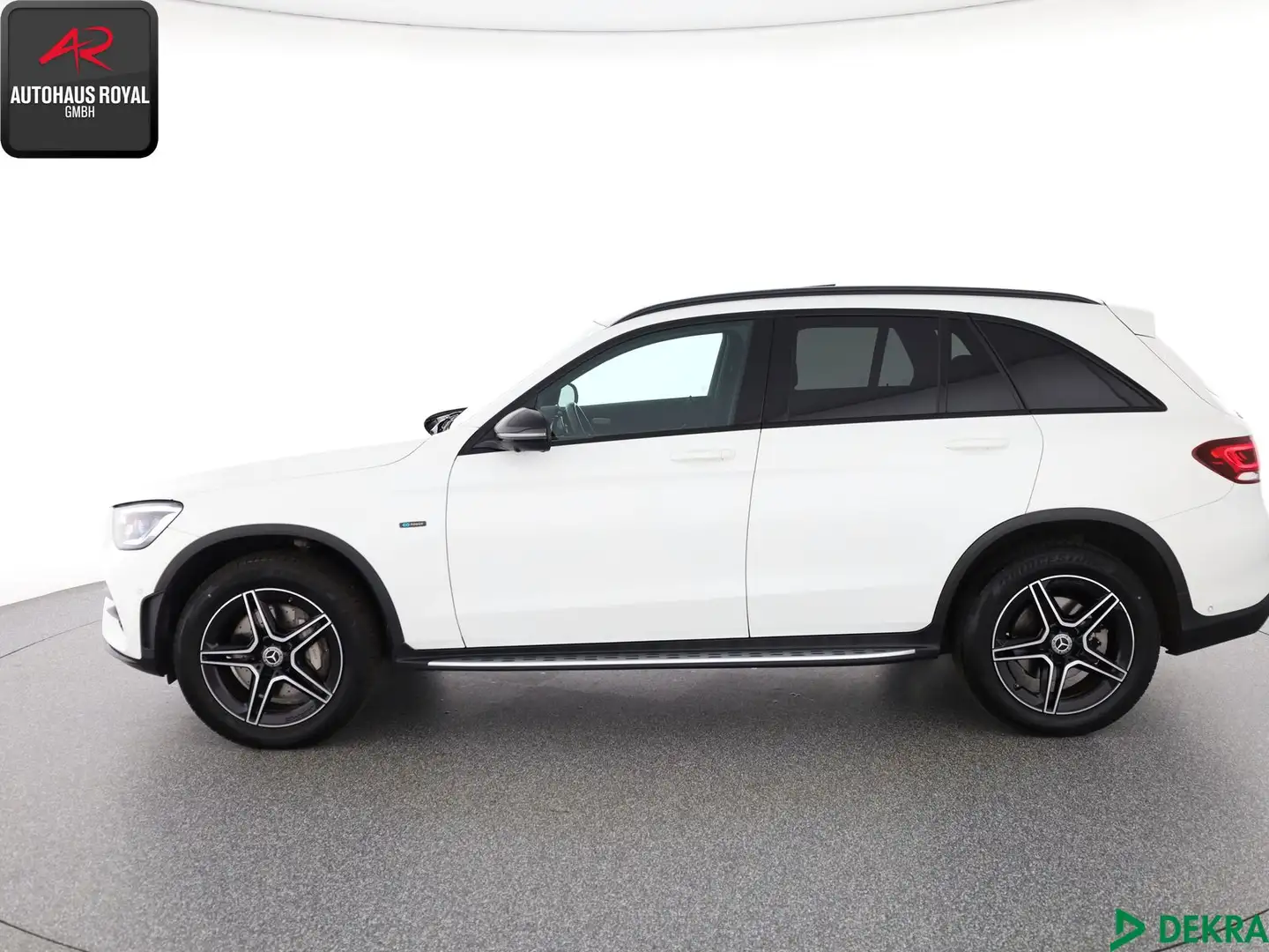 Mercedes-Benz GLC 300 GLC 300 e 4M AMG NIGHT MULTIBEAM,BURMESTER,AHK Weiß - 2