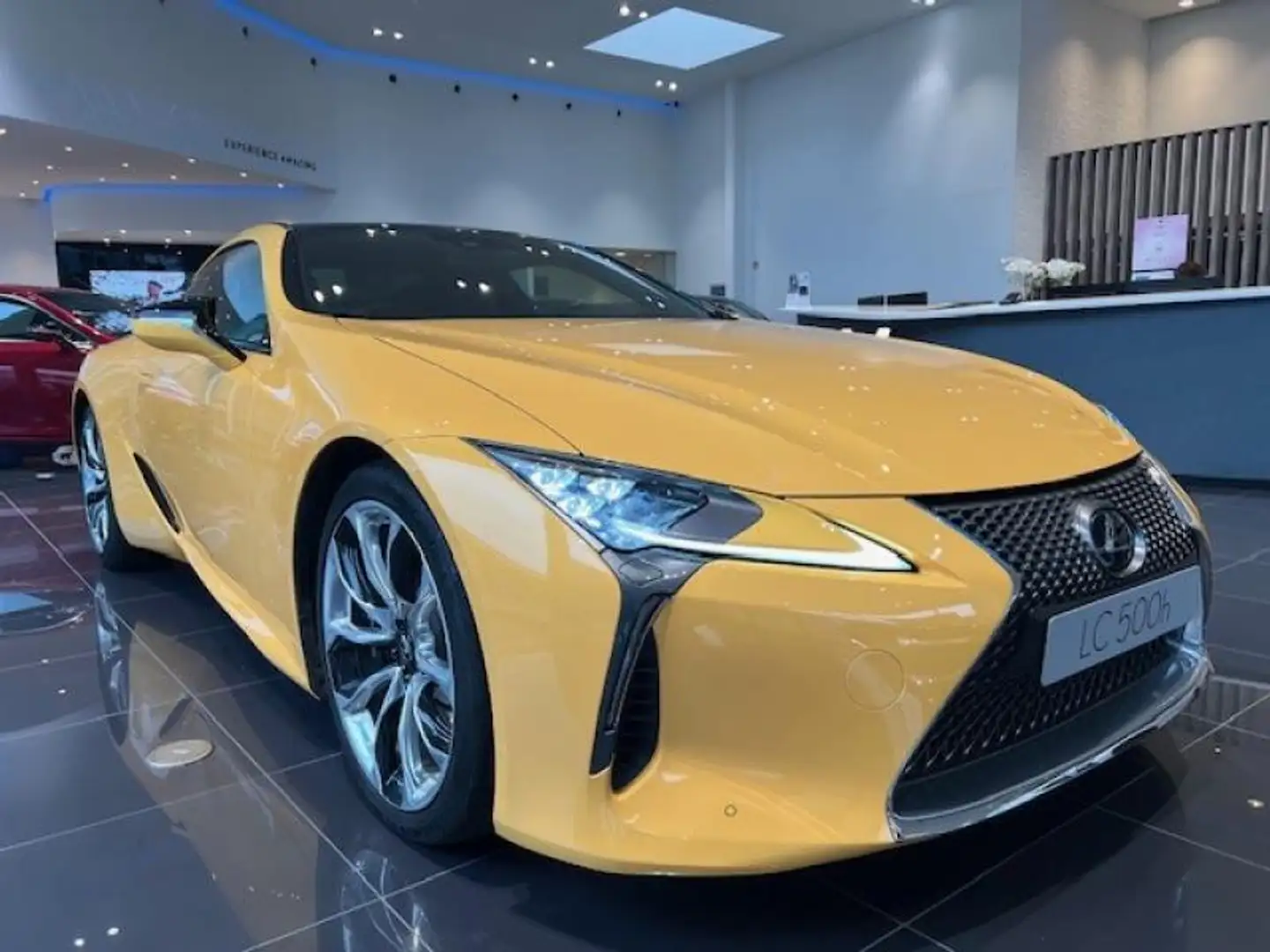 Lexus LC 500h Sport + Amarillo - 2