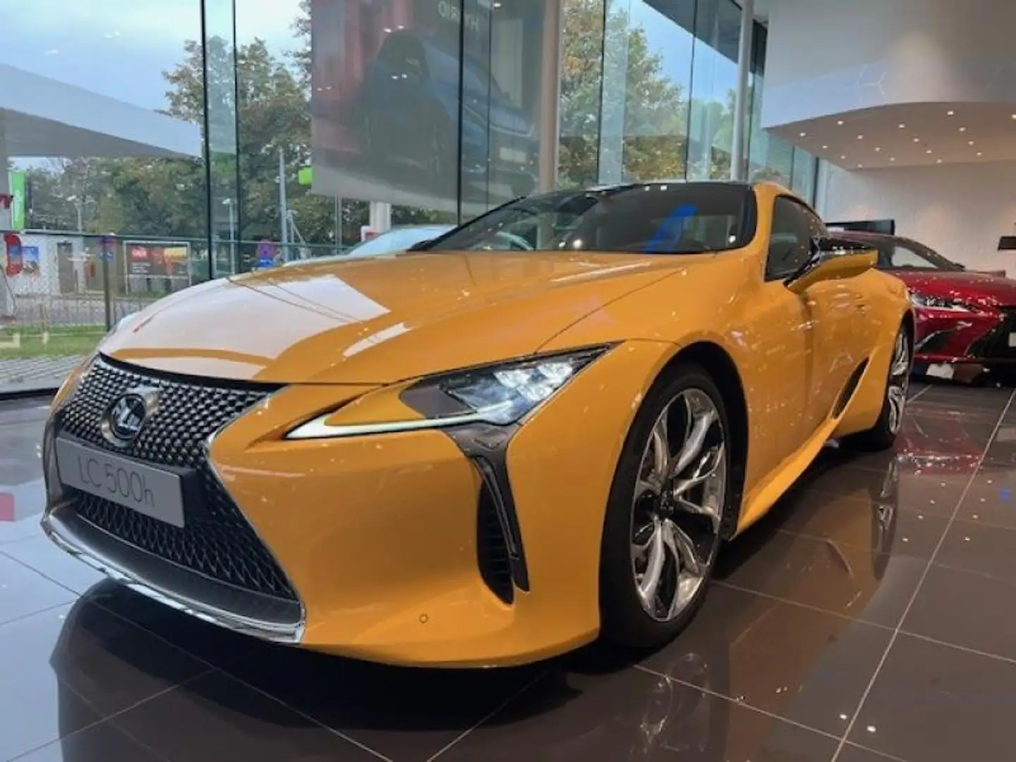 Lexus LC 500h Sport + Amarillo - 1