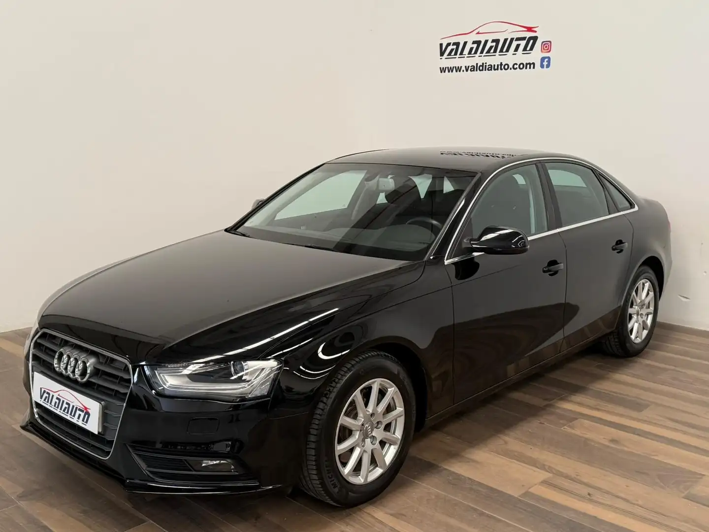 Audi A4 2.0 TDI 150cv Weiß - 1