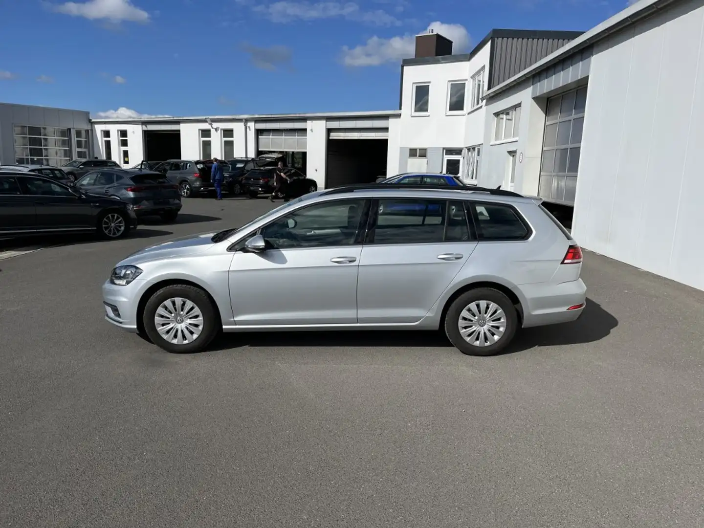 Volkswagen Golf Variant 1.6 TDI 100€ m. 20% Anzahlung Navi SHZ P Silber - 2