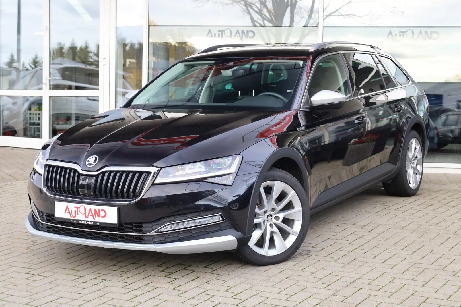 Skoda Superb Combi 2.0 TDI Scout 4x4 LED Navi ACC AHK Noir - 2