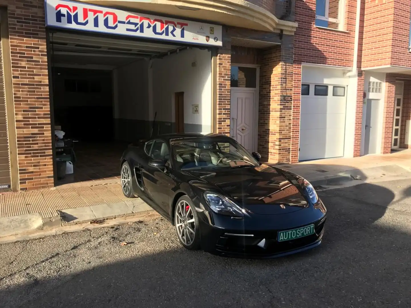 Porsche Cayman S Schwarz - 1