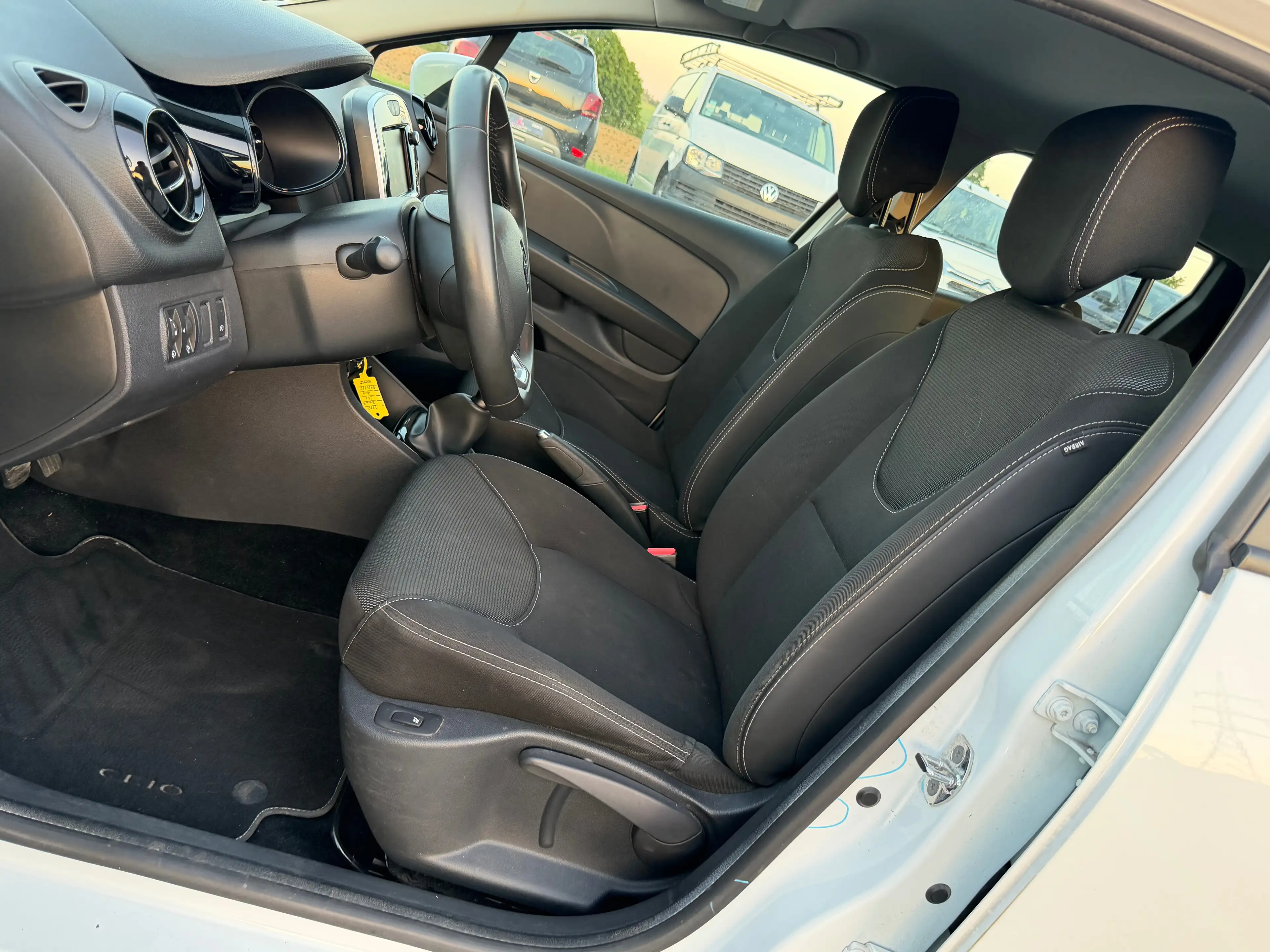 Renault Clio BREAK 0.9 TCe - Navigation - Air co - Bluetooth - Radio — photo 12
