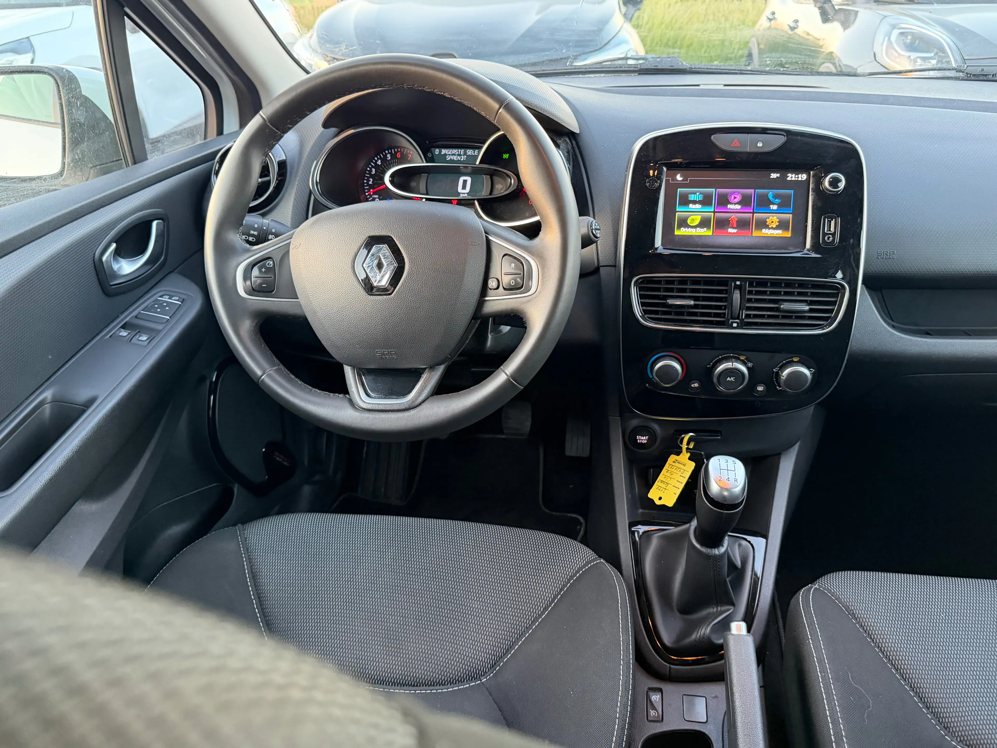 Renault Clio BREAK 0.9 TCe - Navigation - Air co - Bluetooth - Radio — photo 10