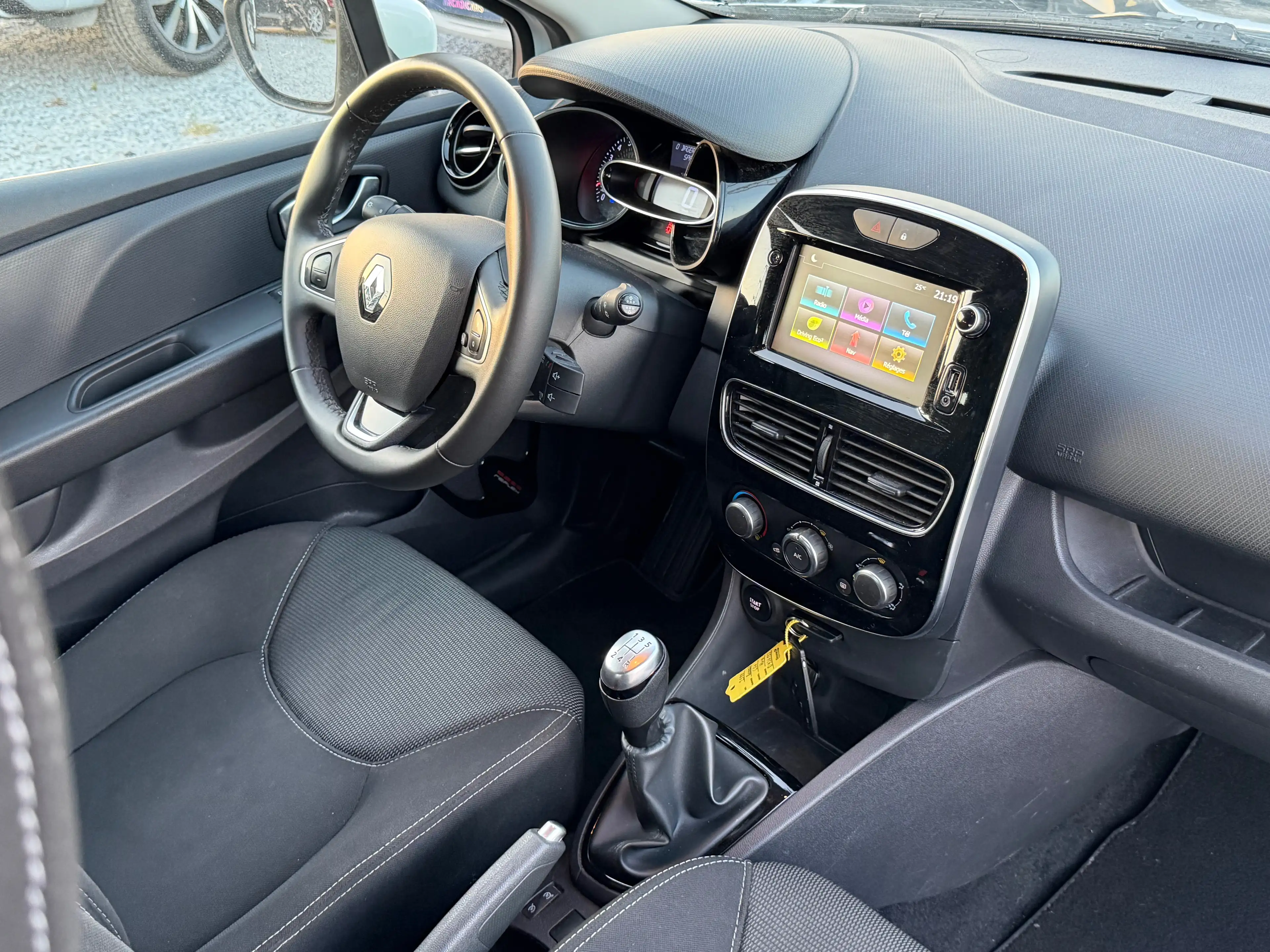 Renault Clio BREAK 0.9 TCe - Navigation - Air co - Bluetooth - Radio — photo 11