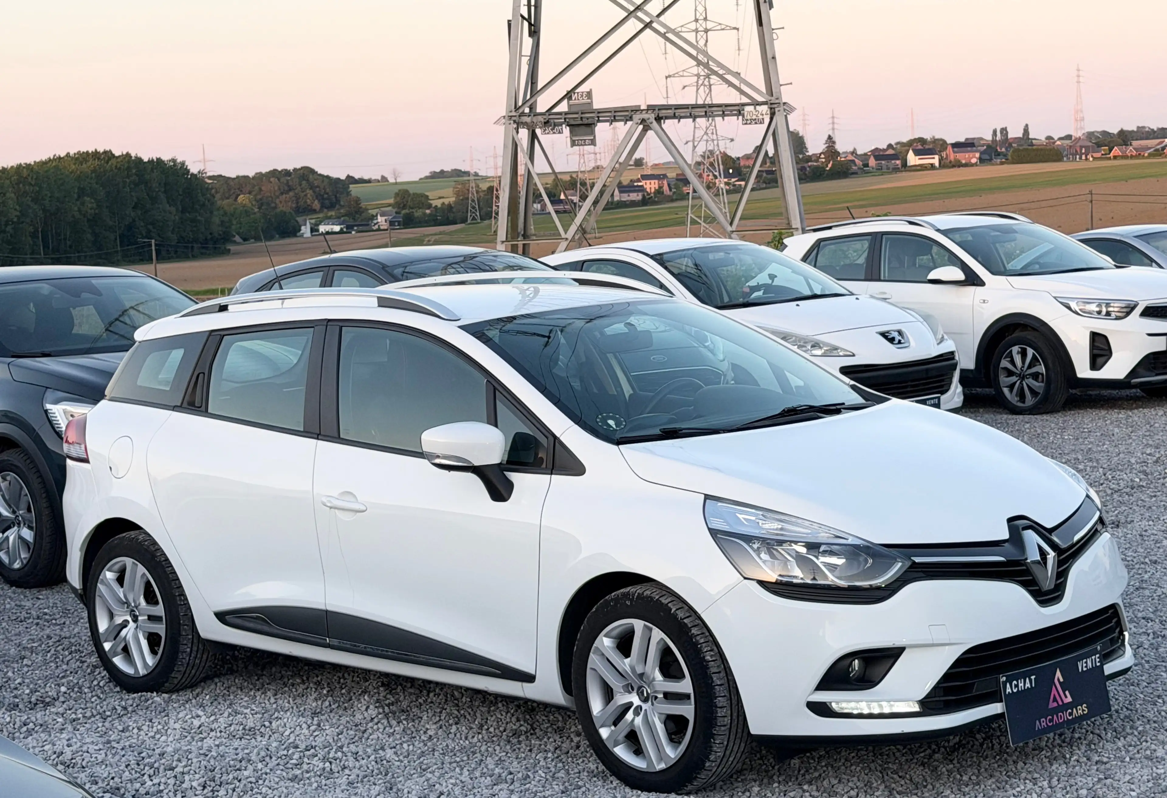 Renault Clio BREAK 0.9 TCe - Navigation - Air co - Bluetooth - Radio — photo 3