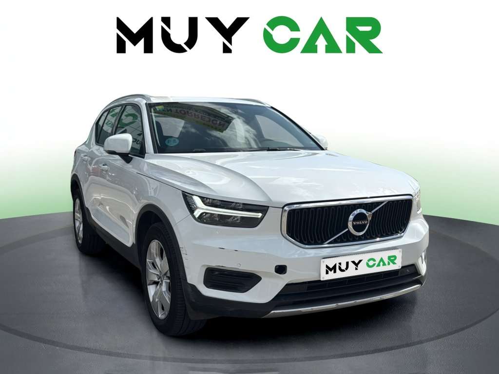 Volvo XC40 T3 Momentum - foto 1