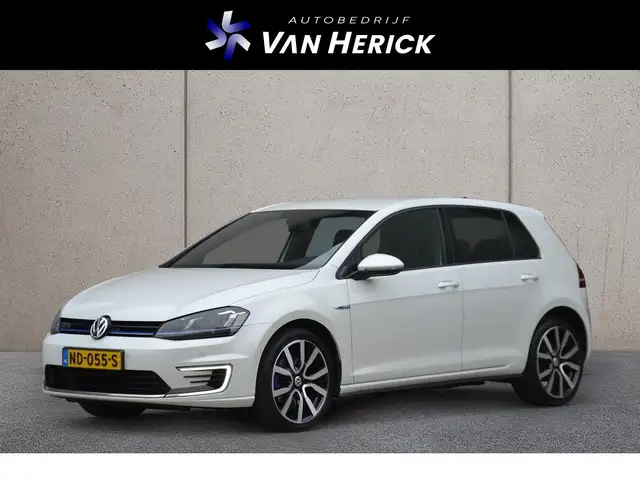 Volkswagen Golf GTE 1.4 TSI 204PK | Leder | Navigatie | Spiegelpakket