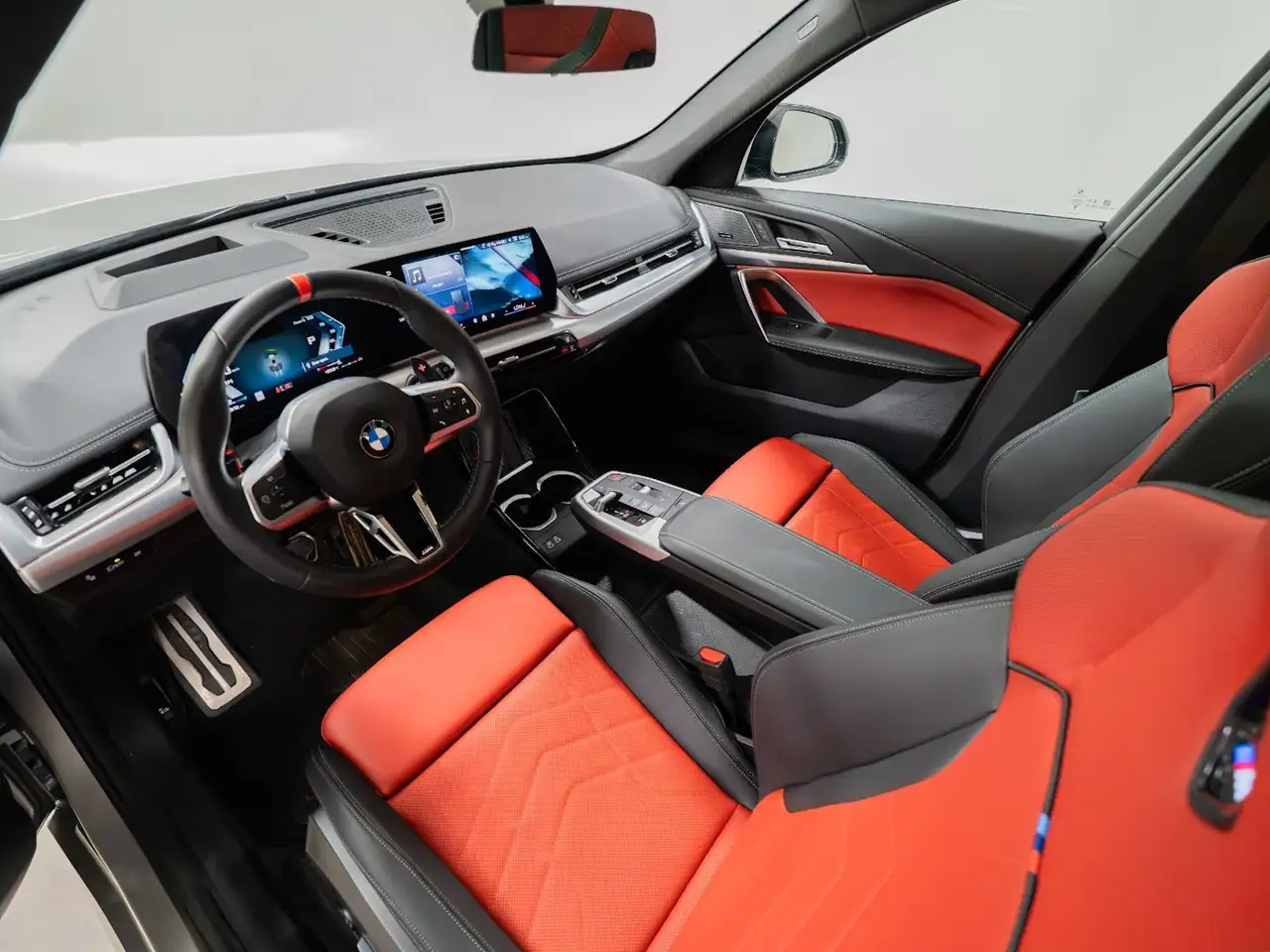 BMW X1 снимка BMW X1