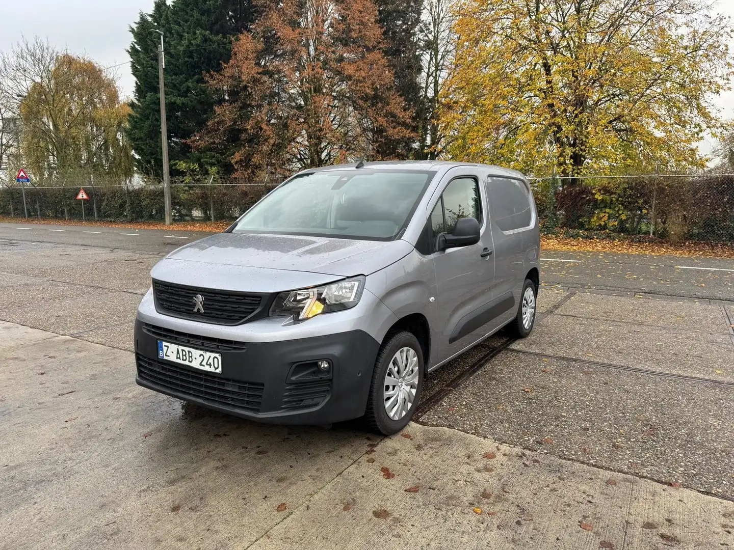Peugeot Partner 1.5 BlueHDi L1 Gris - 1