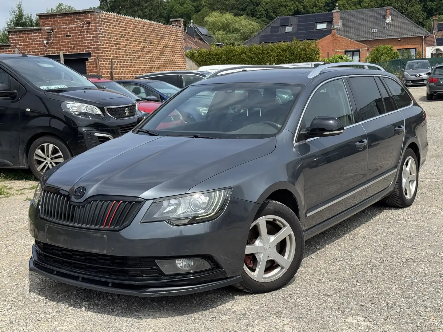 Skoda Superb SW 2.0 CR TDi 2015// 368.000km// Bte Auto// - 1