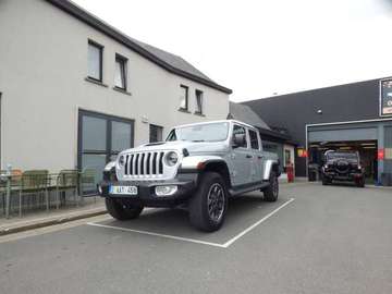 Gladiator 3.0 V6 4WD Overland**Silver**40000km**