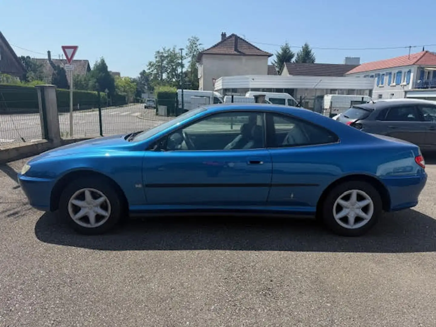 Peugeot 406 COUPE Bleu - 1