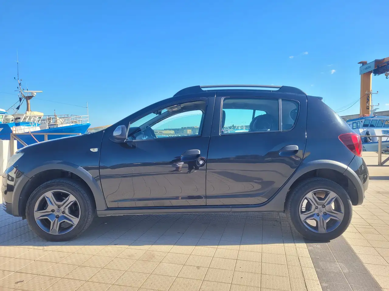 Dacia Sandero Stepway 1.5 dci Brave s&s 90cv — photo 1 of 15