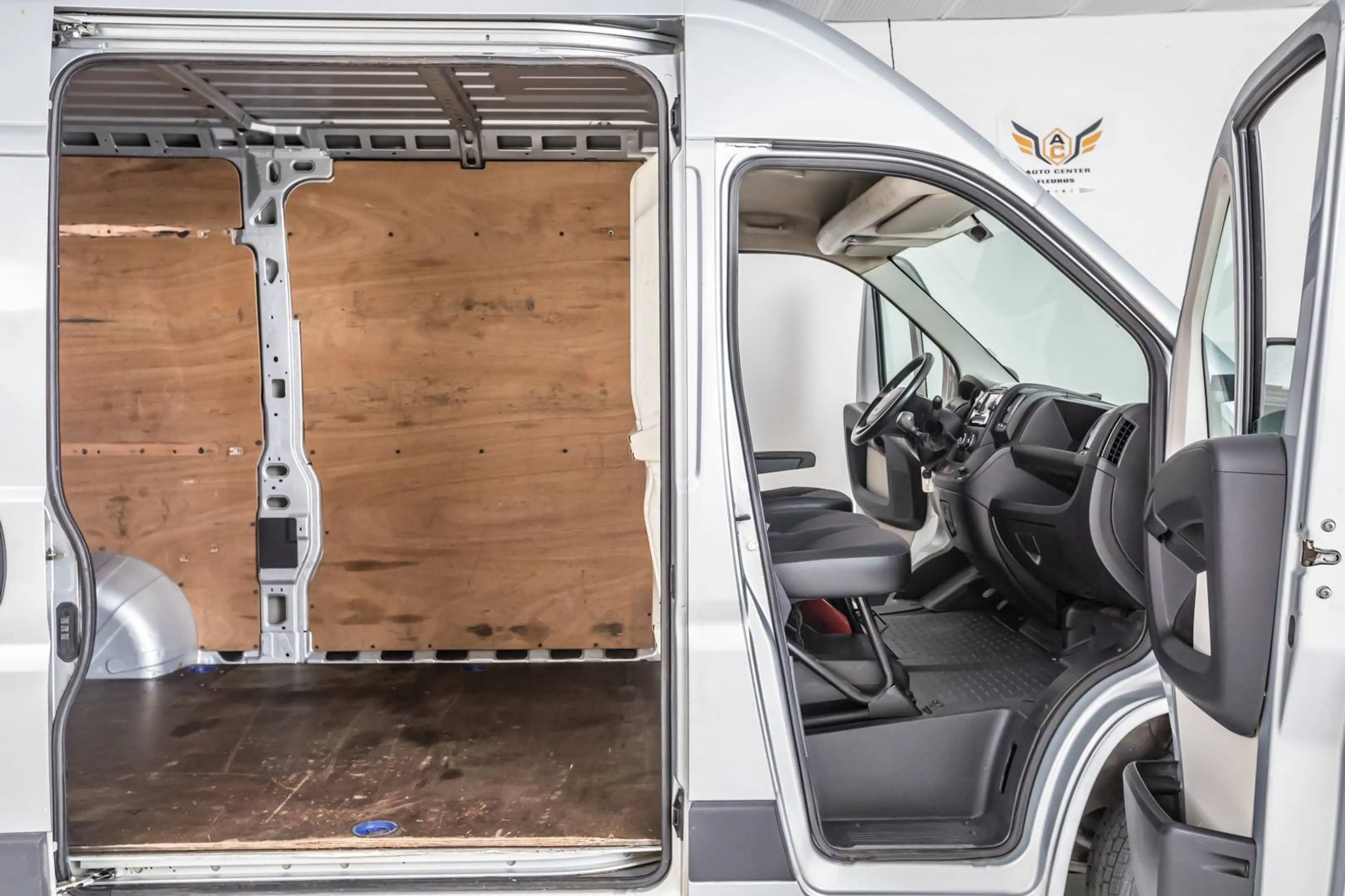 Peugeot Boxer 2.2 HDi L2H2 — photo 14