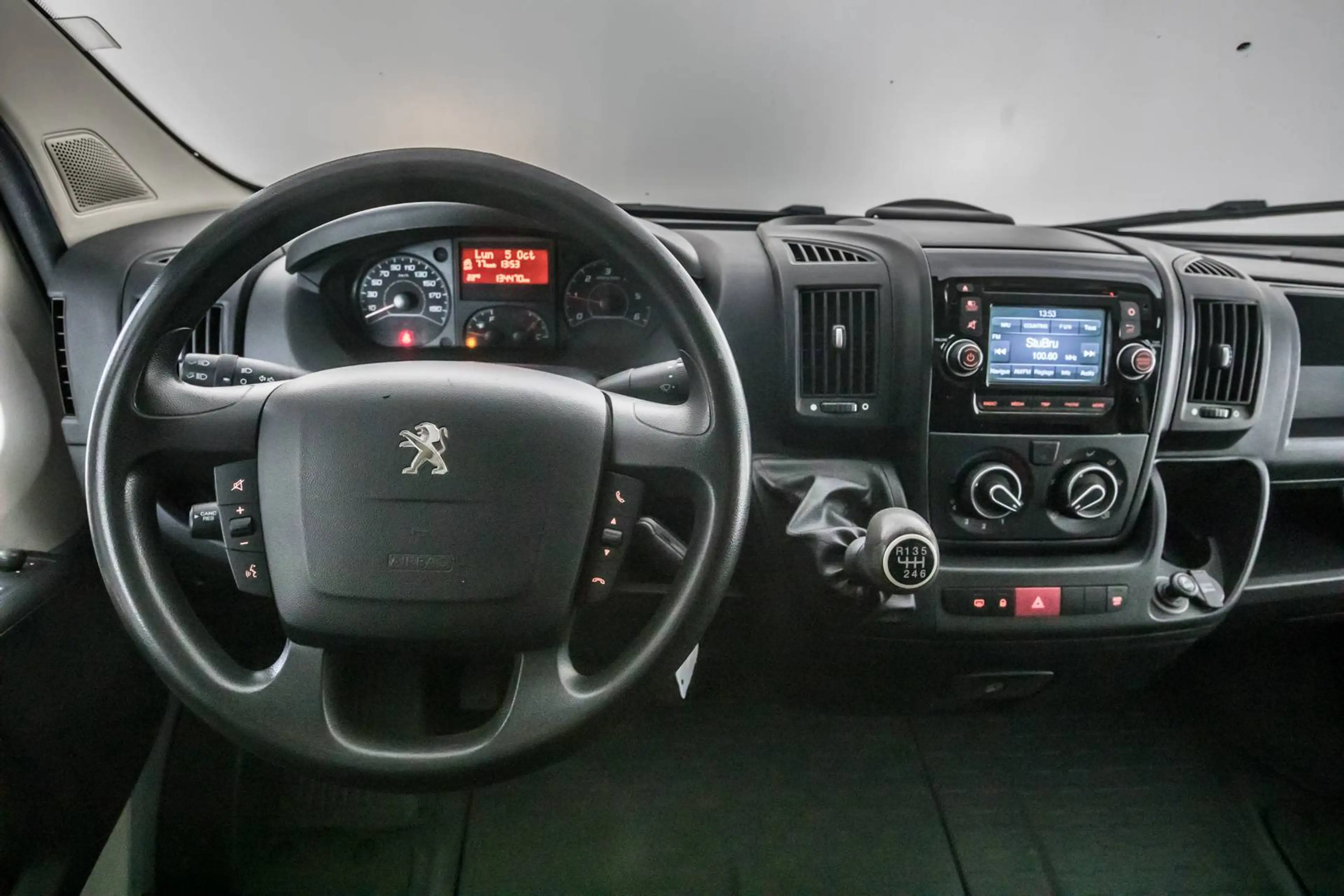 Peugeot Boxer 2.2 HDi L2H2 — photo 10