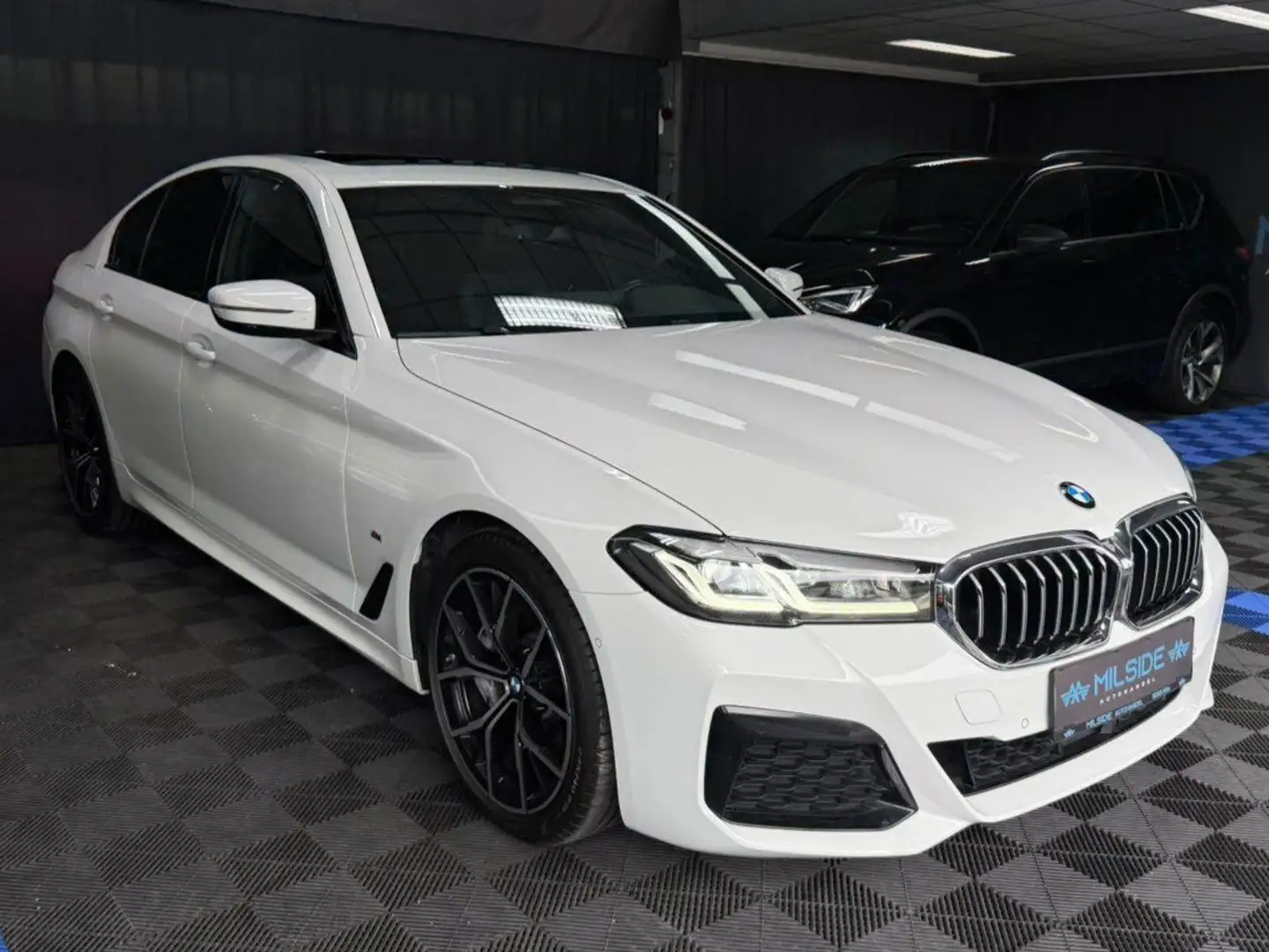 BMW 530 M-Paket,LED,ACC,Assistenzen,4 Zonen Klima,KEYLESS Weiß - 1