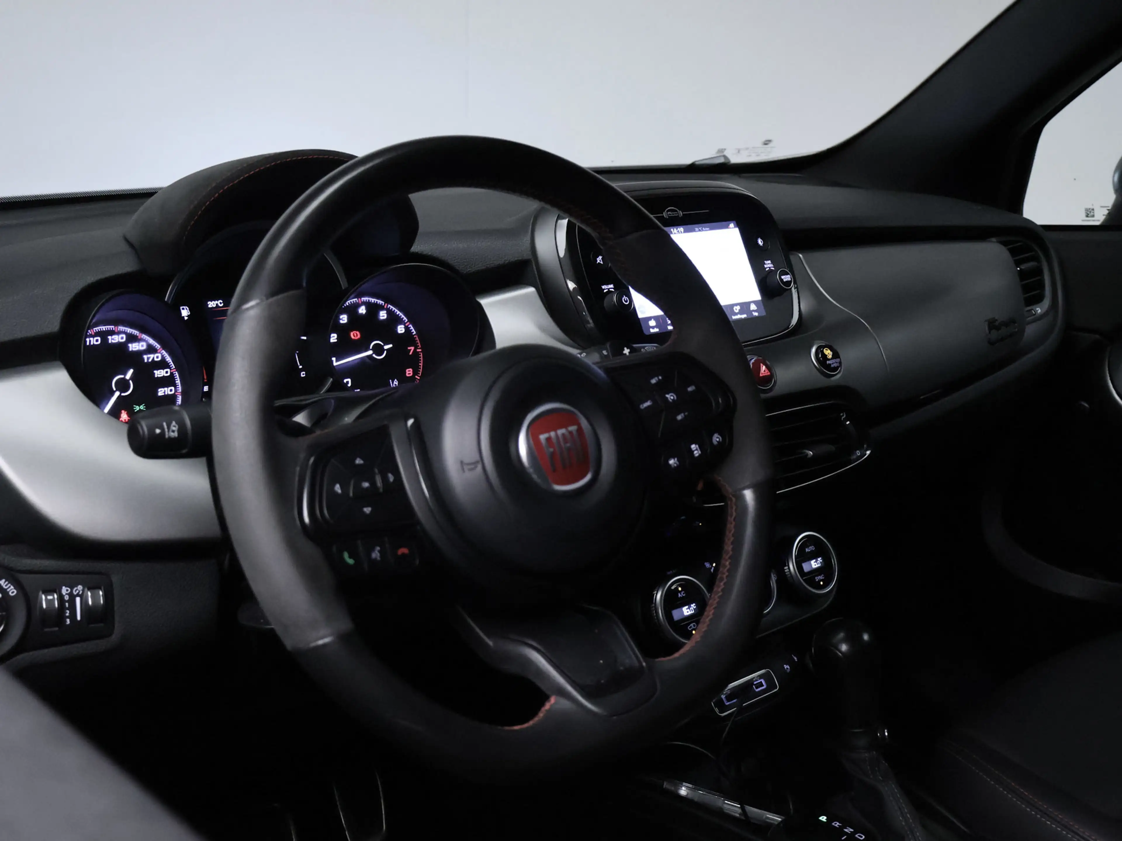 Fiat 500X Cross 1.3 GSE City Cross Sport (APPLE CARPLAY,NAVI — photo 25