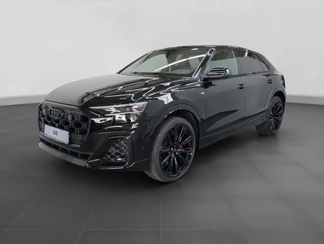 Audi Q8 view 2