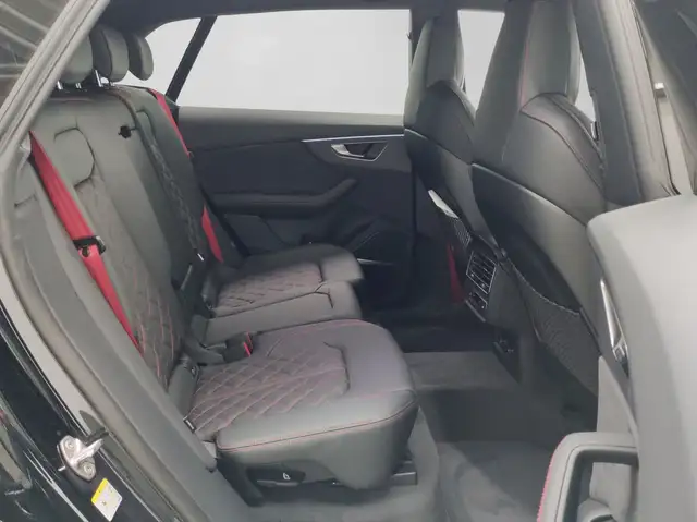 Audi Q8 view 6