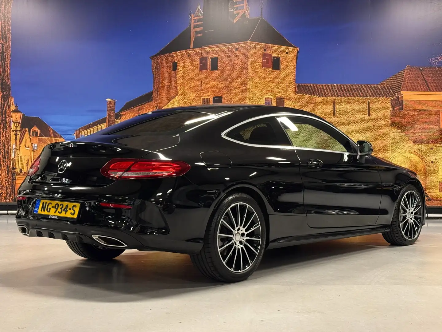 Mercedes-Benz C 180 Coupé AMG Automaat Leer Navi LED Schwarz - 2