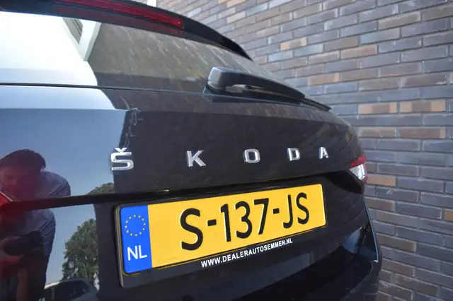 Skoda Superb view 12