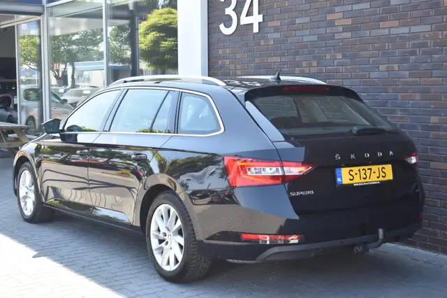 Skoda Superb view 2