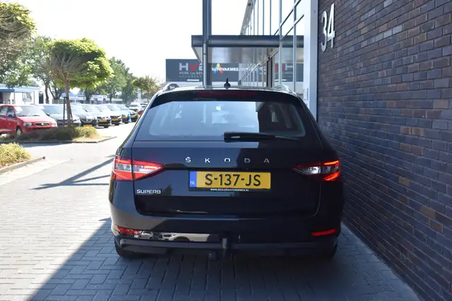 Skoda Superb view 9