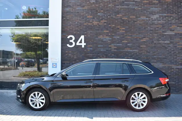 Skoda Superb view 8