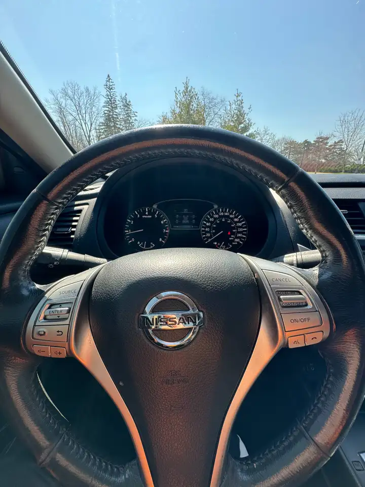 Nissan Altima fotografie Nissan Altima