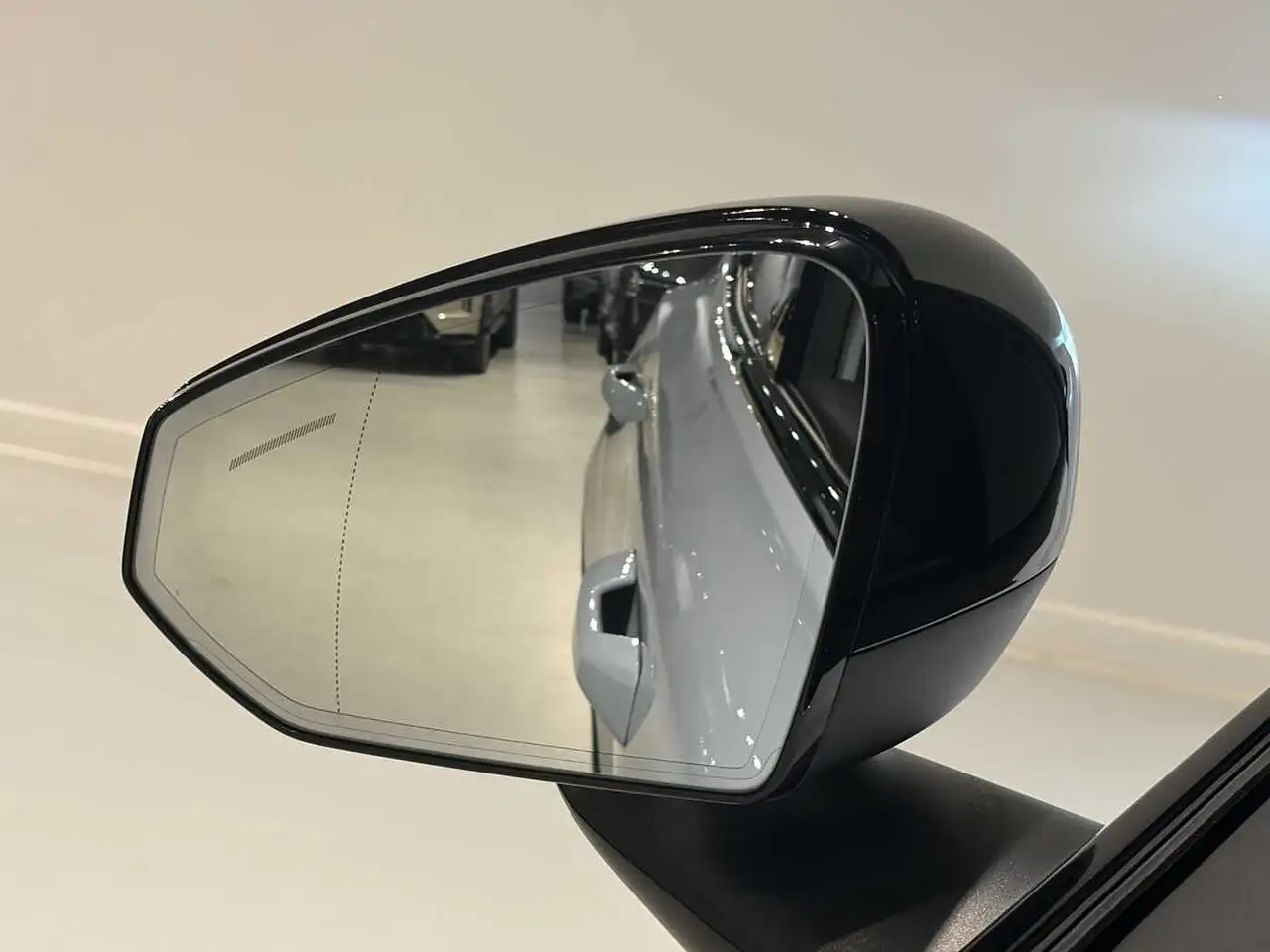 Volvo EX30 Plus Extended Range, миниатюра 7