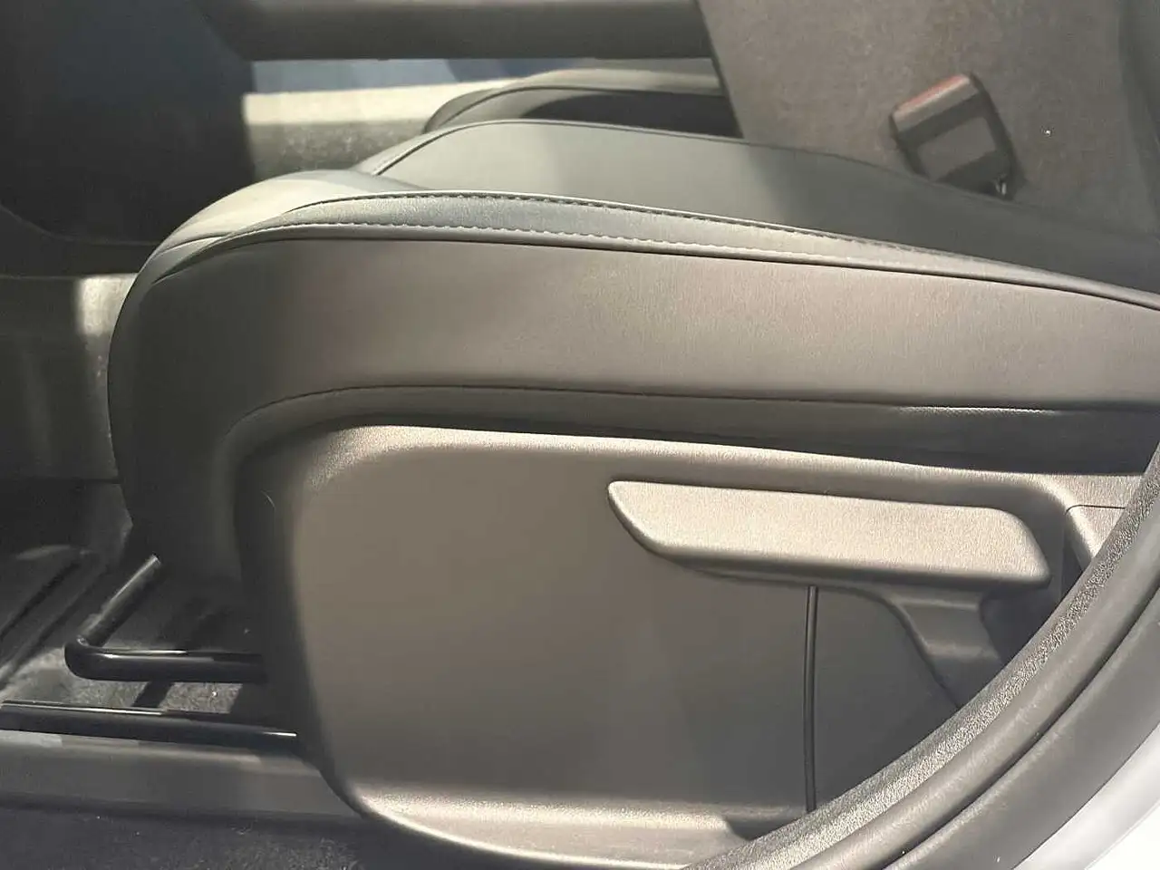Volvo EX30 Plus Extended Range, миниатюра 6