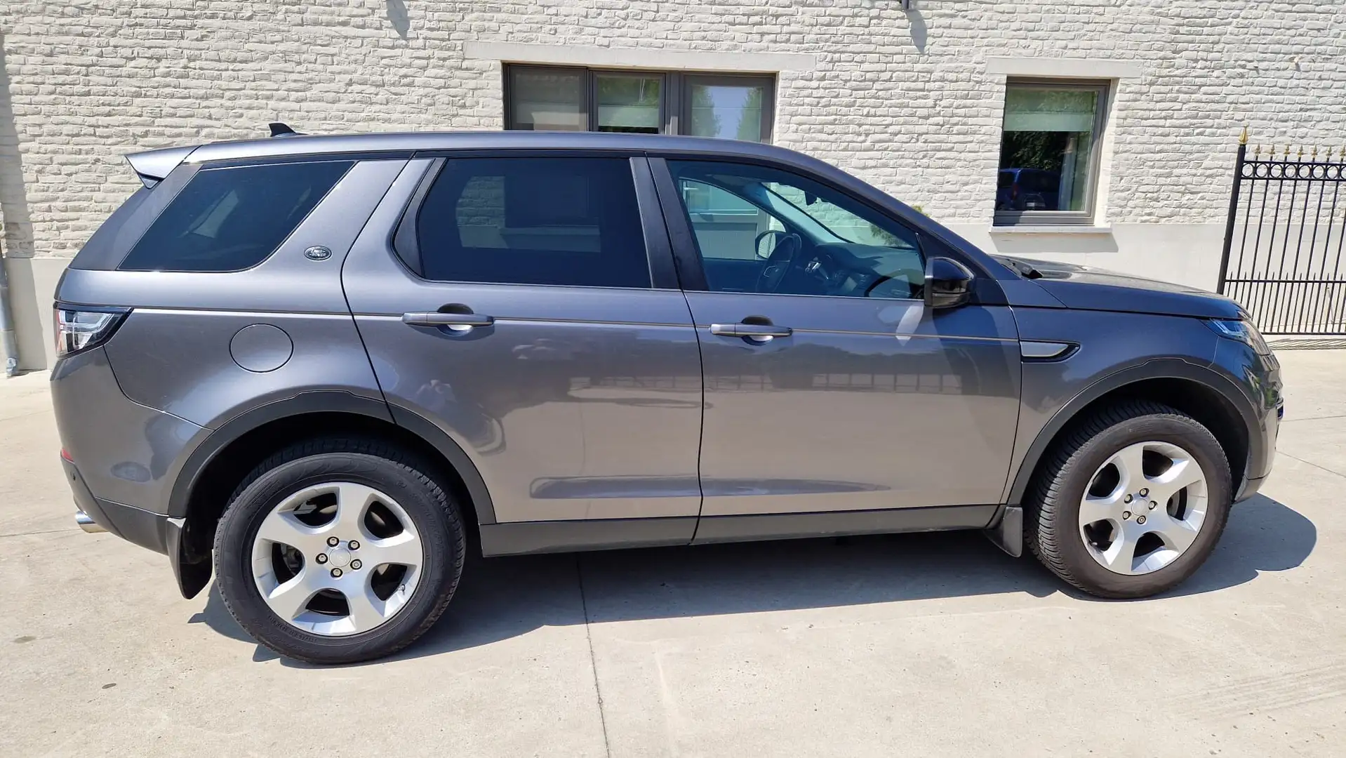 Land Rover Discovery Sport TD4 SE - 1