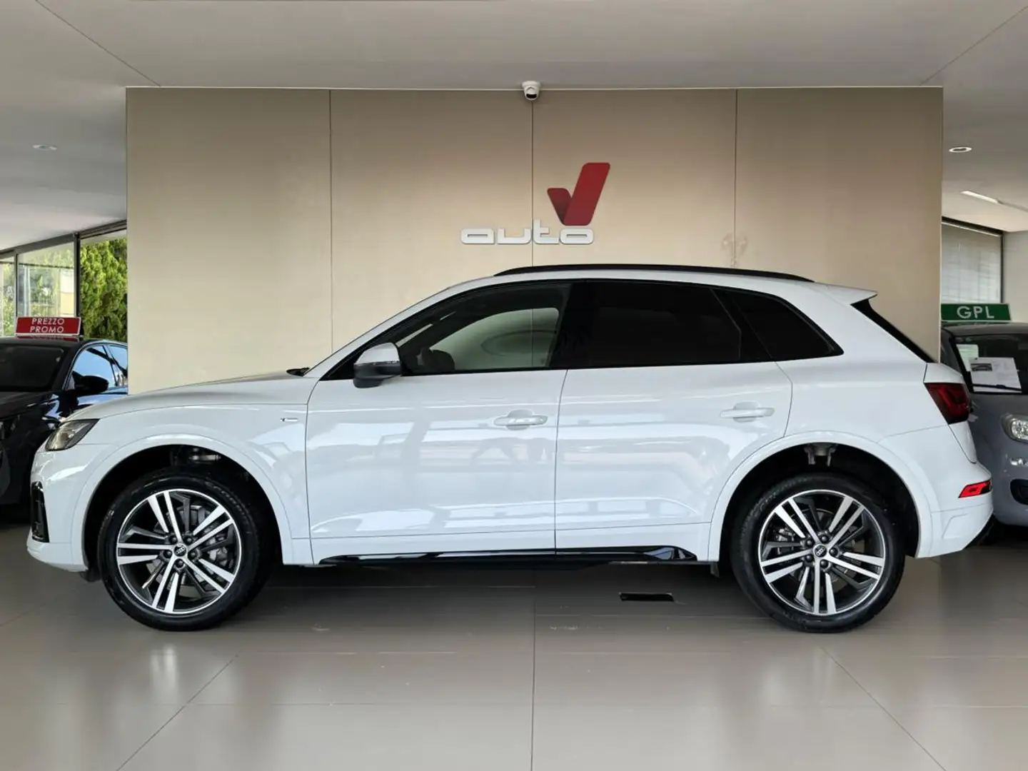 Audi Q5 40 TDI 204 CV quattro S tronic S line Bianco - 1